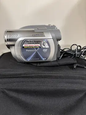 Lsgn1671 Panasonic Camcorder 3ccd Mega With Bag Missing Power Brick