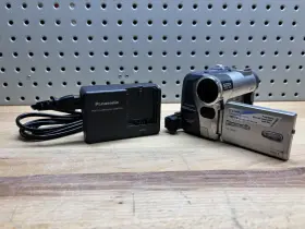 Nv-gs55 Panasonic Tested Handheld Minidv Cassette Camcorder With Charger And Battery