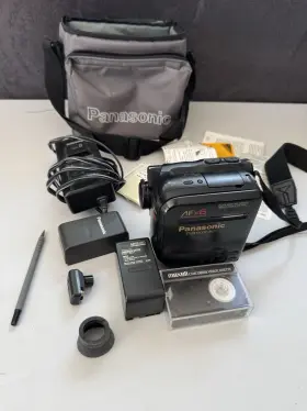 Panasonic Pv-10d Palmcorder Hq Vhs-c Camcorder Player Recorder Bag Untested Vtg