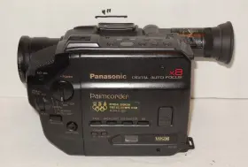 Pv-18d Panasonic Vhs-c Video Movie Camera Camcorder Parts Or Repair Not Working