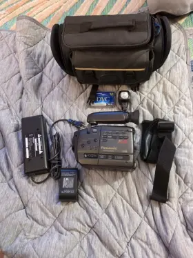 Pv-31d Panasonic Palmcorder Afx8 With Case Charger Manual 2 Batteries And Av -