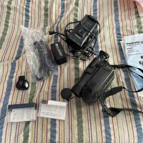 Pv-41 Panasonic Palmcorder Black Vhs-c Analog Camcorder Untested