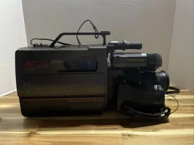 Pv-420d Panasonic Pv-420 Omnimovie Vhs Hq Camera Camcorder No Battery Or Charger