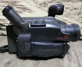 Pv-430 Panasonic Palmcorder 20x Zoom As Is No Charger Not Tested #2