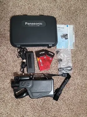 Pv-605s Panasonic Vhs Omnimovie Camcorder With Case Tested New Rechargable Batt