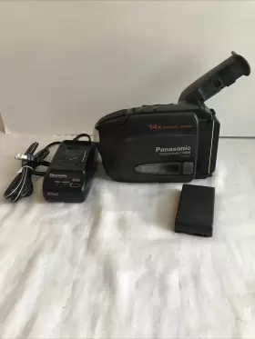 Pv-a207 Panasonic Palmcorder Vhsc Camera Camcorder For Parts /as Is