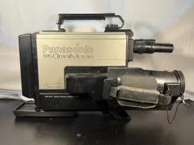 Pv-bp20m Panasonic Vhs Omnimovie Camcorder Powers On Shuts Off For Parts