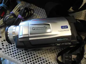 Pv-d2020 Panasonic 700x Digital Zoom Palmcorder Tested-working #2