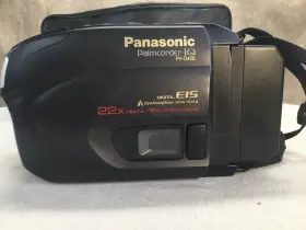 Pv-d426 Panasonic Palmcorder Iq With Charger Batteries Tapes And Bag #3
