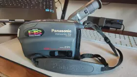 Pv-d476d Panasonic Palmcorder Video Camera Camcorder Vhs-c-tested No Battery