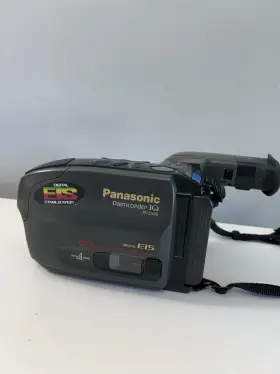 Pv-d496 Panasonic Palmcorder Iq Complete With Battery Charger Case And Manual Tested