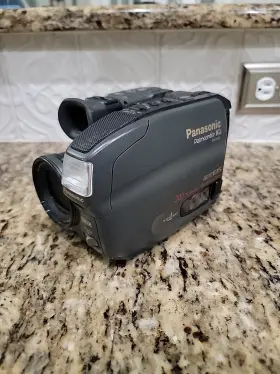 Pv-d506d Panasonic Palmcorder Iq Camcorder - Ng H3b