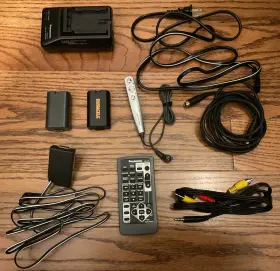 Pv-dc152d Panasonic Digital Minidv Palmcorder Camcorder And Accessories #3