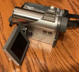 Pv-dc152d Panasonic Digital Minidv Palmcorder Camcorder And Accessories