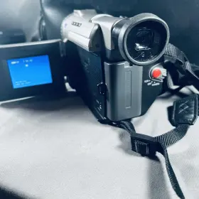 Pv-dv100d Panasonic Palmcorder Mini Dv Camcorder Camera With Case Charger Battery #3