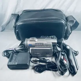 Pv-dv100d Panasonic Palmcorder Mini Dv Camcorder Camera With Case Charger Battery