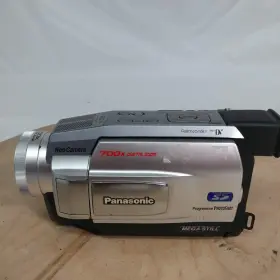 Pv-dv102d Panasonic Minidv Hybrid Camcorder 700x Digital Zoom Untested Read #3