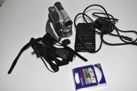 Pv-dv103d Panasonic Camcorder Mini Dv With Ac Adapter And Hoya Filter Tol28