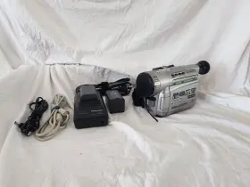 Pv-dv121 Panasonic Minidv Camera Camcorder With Charger Some Cords #2