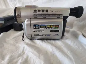 Pv-dv121 Panasonic Minidv Camera Camcorder With Charger Some Cords