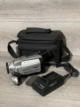 Pv-dv121d Panasonic Minidv Digital Video Recorder Camcorder