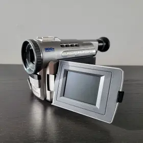 Pv-dv200 Panasonic Mini Dv Palmsight Digital Palmcorder - Silver #2