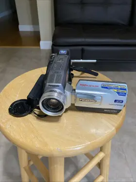 Pv-dv202d-k Panasonic Minidv Camcorder Video Camera Only Read