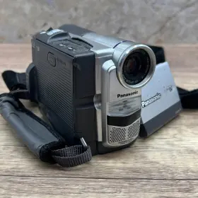Pv-dv203 Panasonic Vintage Palmcorder Mini Dv Video Camcorder Untestede