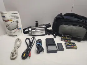 Pv-dv351d Panasonic Palmcorder Pv-dv351 Mini Dv Camcorder And Accessories