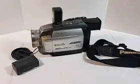 Pv-dv701 Panasonic Palmcorder Mini Dv Camcorder Untested