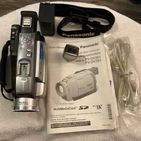 Pv-dv701d Panasonic Mini Dv Hybrid Camcorder 500x Digital Zoom For Parts/repair