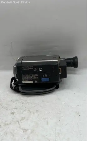 Pv-dv900 Panasonic Digital Palmsight 18x Hi-definition Video Camera With Accessories #2