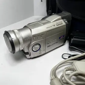 Pv-dv901d Panasonic Palmcorder Camcorder Minidv Sd Card Video And Still Pictures #2