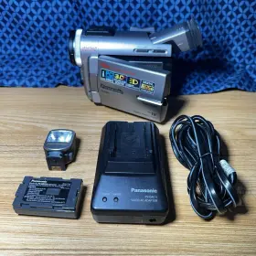 Pv-dv910d Panasonic Mini Dv Digital Camcorder Light Charger Tested Clean