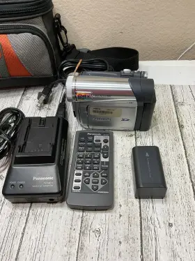 Pv-gs15 Panasonic Palmcorder Digital Camcorder Bundle