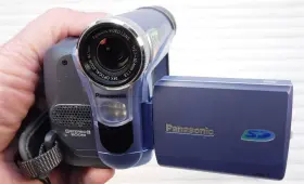 Pv-gs16 Panasonic Sd Card Storage Mini Dv Camcorder Model Un-tested