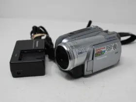 Pv-gs300s Panasonic Pv-gs300 Mini Dv Tape 3 Ccd Standard Def Digital Camcorder Silver