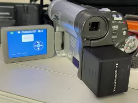 Pv-gs31 Panasonic Camcorder 26x Op 1000x With 2 Batteries Charger Tapes Bag Tested #2