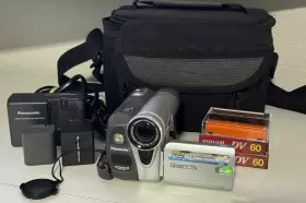 Pv-gs31 Panasonic Camcorder 26x Op 1000x With 2 Batteries Charger Tapes Bag Tested