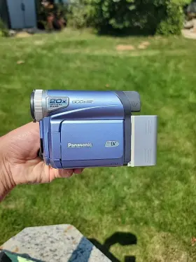 Pv-gs9 Panasonic Mini Dv Camcorder With 20x Optical Zoom Battery And Charger #2