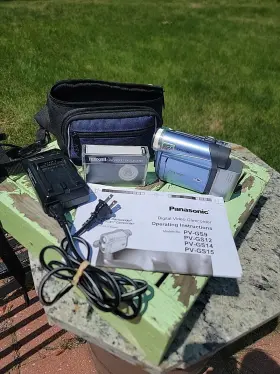 Pv-gs9 Panasonic Mini Dv Camcorder With 20x Optical Zoom Battery And Charger