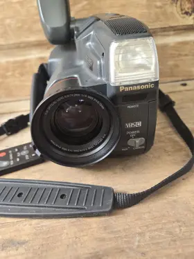 Pv-iq325d Panasonic Camcorder Vhs-c Manual Remote - Untested. Needs Battery #3