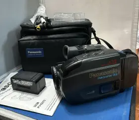 Pv-iq375 Panasonic Palmcorder Iq Camcorder Lot Light Charger Battery Remote Read