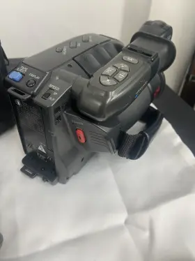 Pv-iq375d Panasonic Vintage 1995 Palmcorder Iq Vhs-c Camcorder Untested Bundle #2
