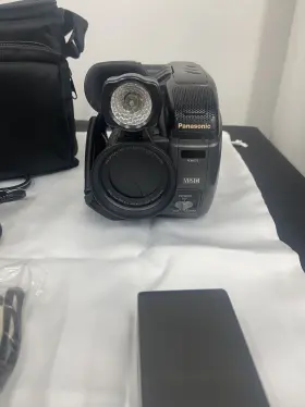 Pv-iq375d Panasonic Vintage 1995 Palmcorder Iq Vhs-c Camcorder Untested Bundle #3