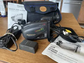 Pv-iq394 Panasonic Palmcorder Iq Vhs-c Charger Battery Manual Case Av Cables