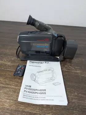 Pv-iq425 Panasonic Palmcorder Iq Vhs-c Video Camera With Remote - Parts Untested