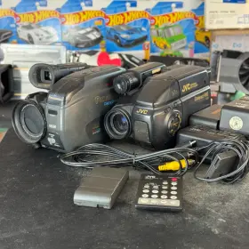Gr-ax808u Panasonic Pv-iq4850 Lot Of 2 Vhs Camcorders Jvc And For Parts As-is