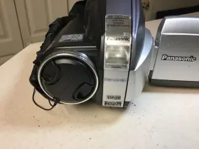 Pv-l352d Panasonic Vintage Palmcorder Vhs-c 700x Digital Zoom Untested #2