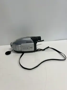 Pv-l3530 Panasonic Vhs Eis Palmcorder Vhsc Digital Zoom No Battery Used